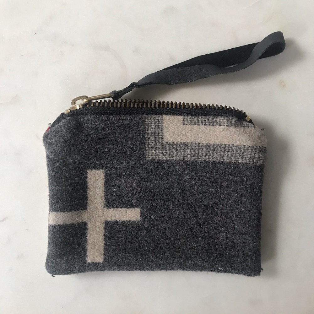 Nordic wristlet